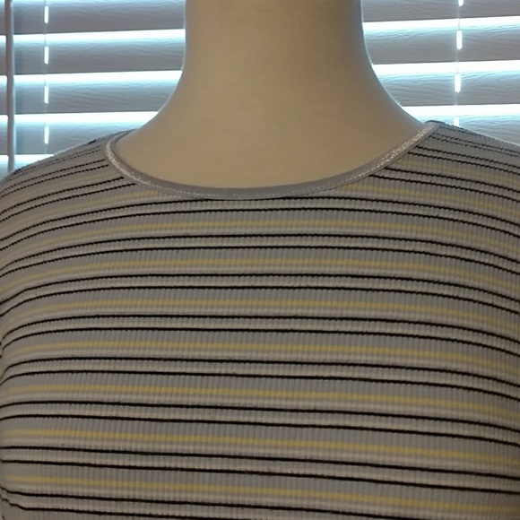 T-SHIRT - Picture 3 of 3